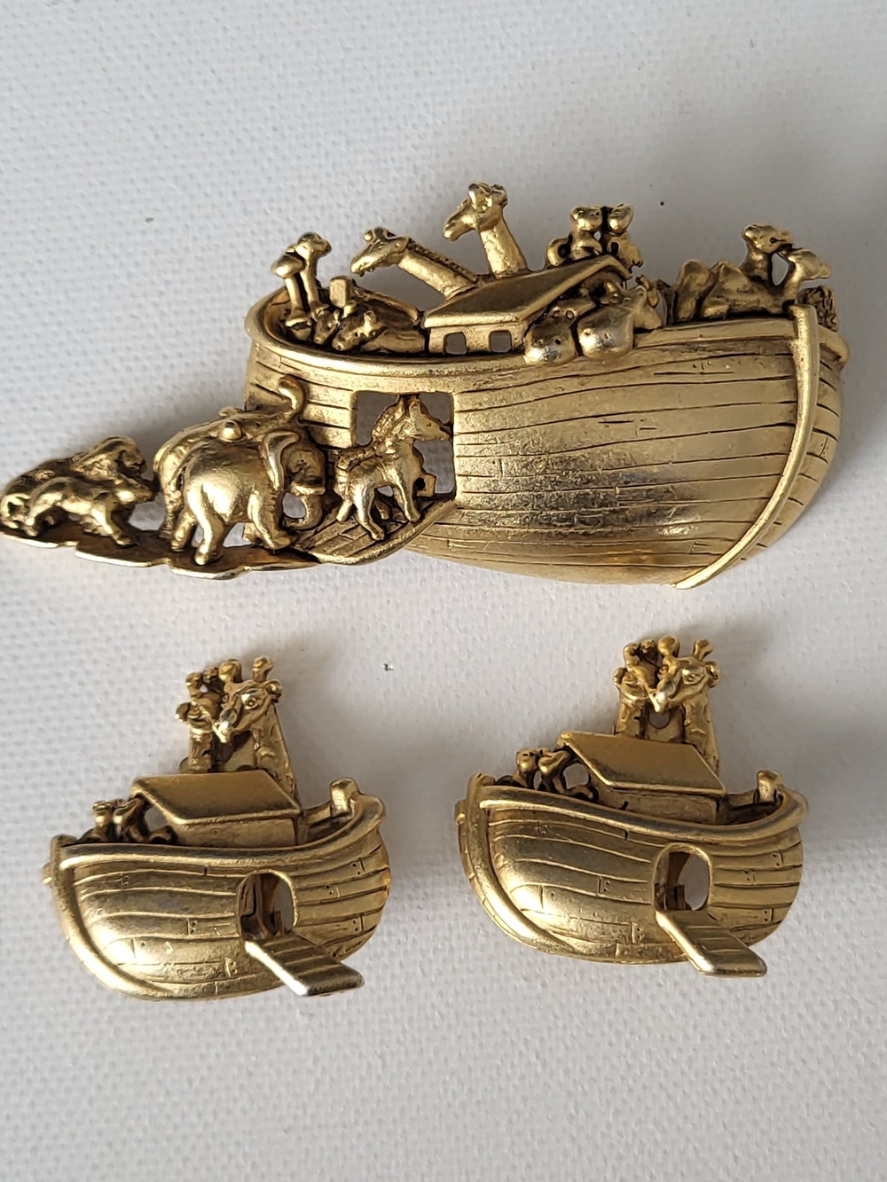 Vintage AJC Gold Tone Noah's Ark Brooch and Clip-On Earring Set